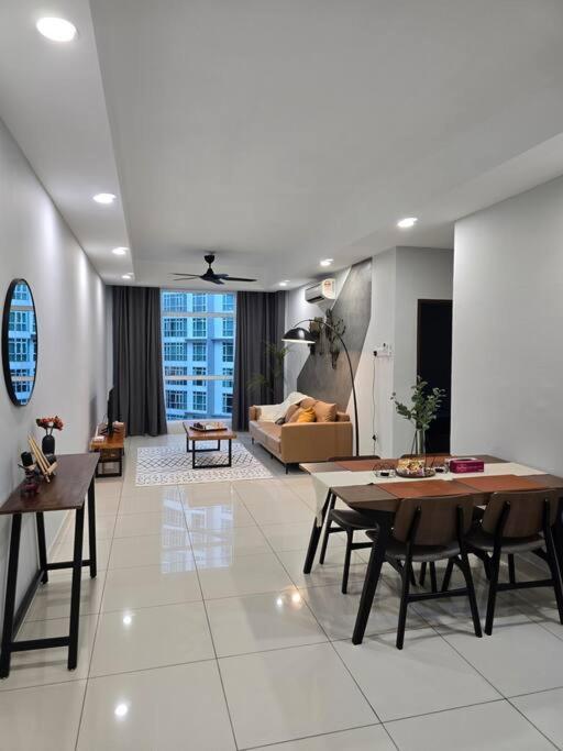 Pangsapuri Exclusive Modern At Residence, *